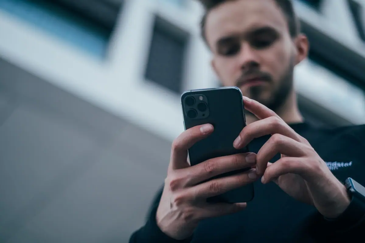 potencjalne-przyczyny-niedzialajacych-glosnikow-w-telefonie