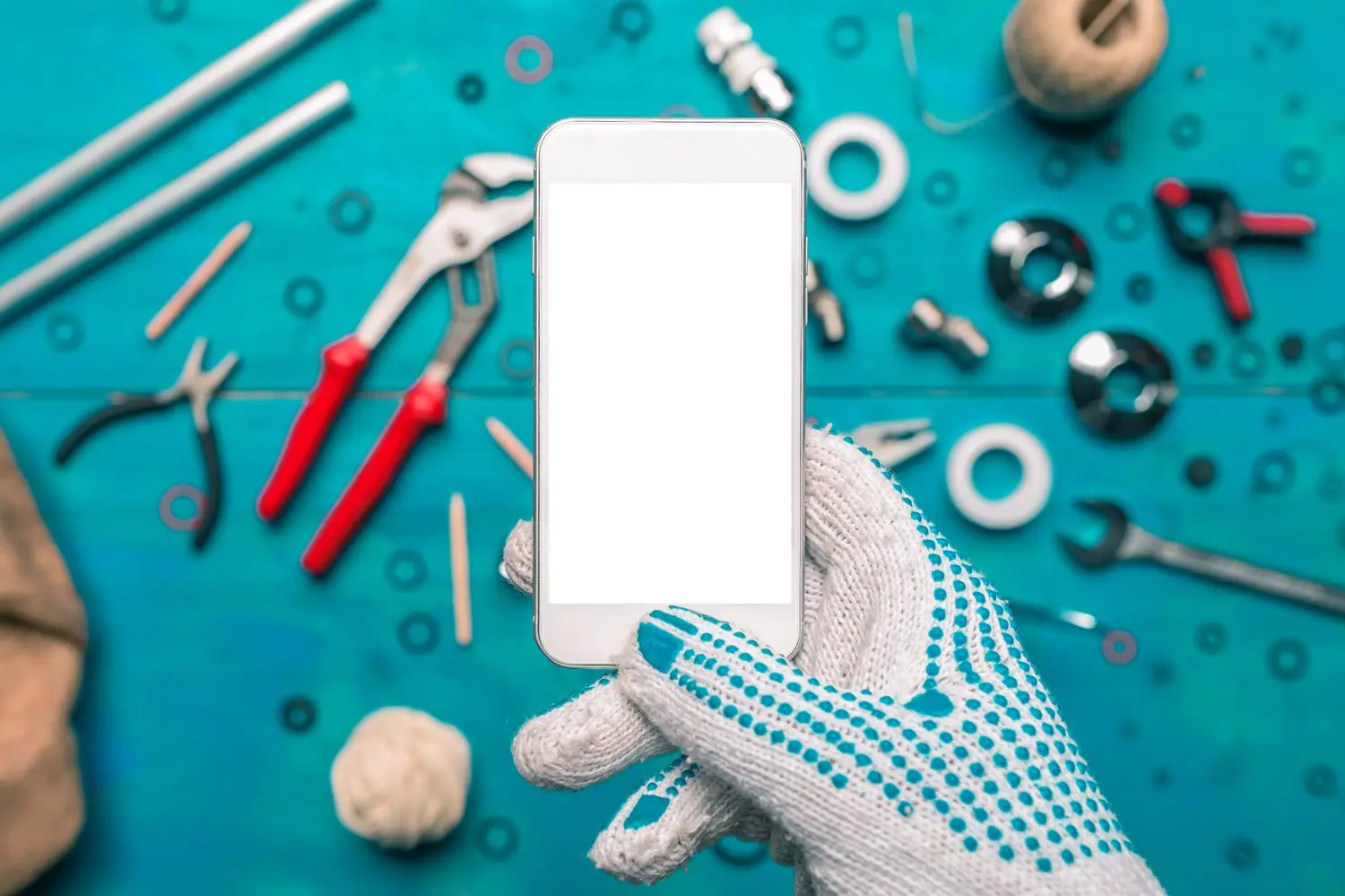 Naprawa uszkodzeń mechanicznych w obudowie smartfona