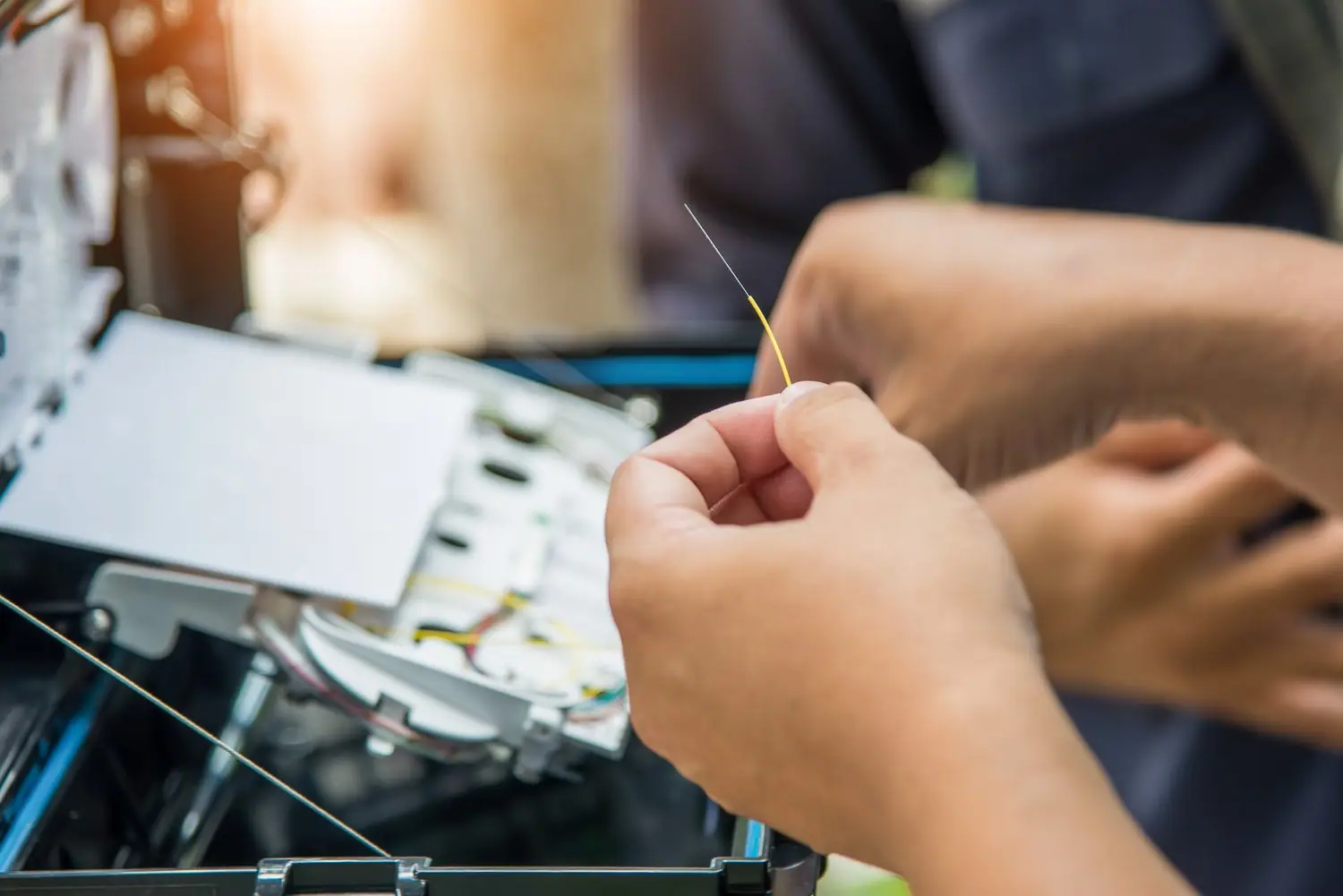 Jak wymienić uszkodzony przycisk power w tablecie