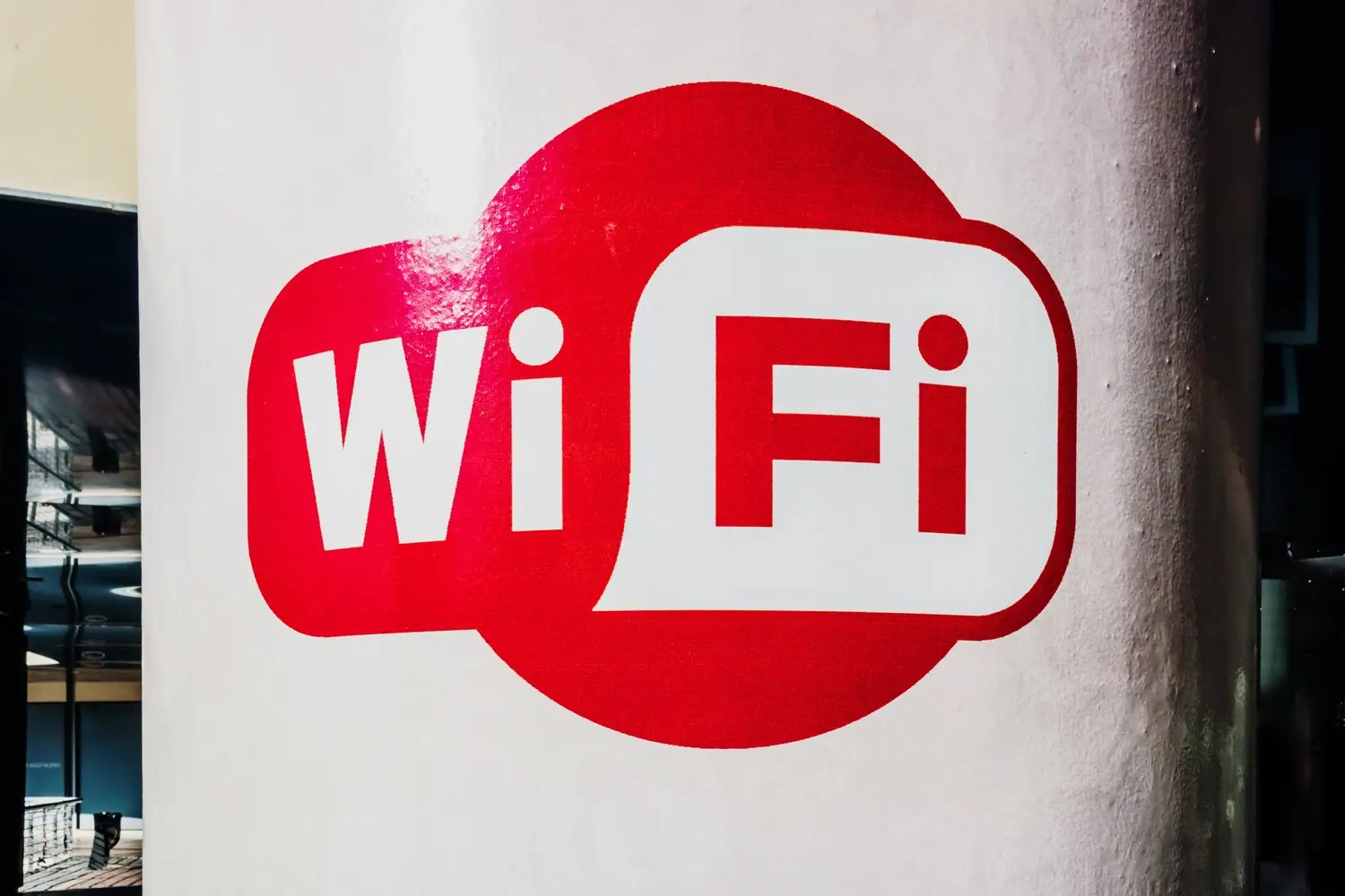 Dlaczego sieć WiFi ma słaby sygnał mimo dobrego routera