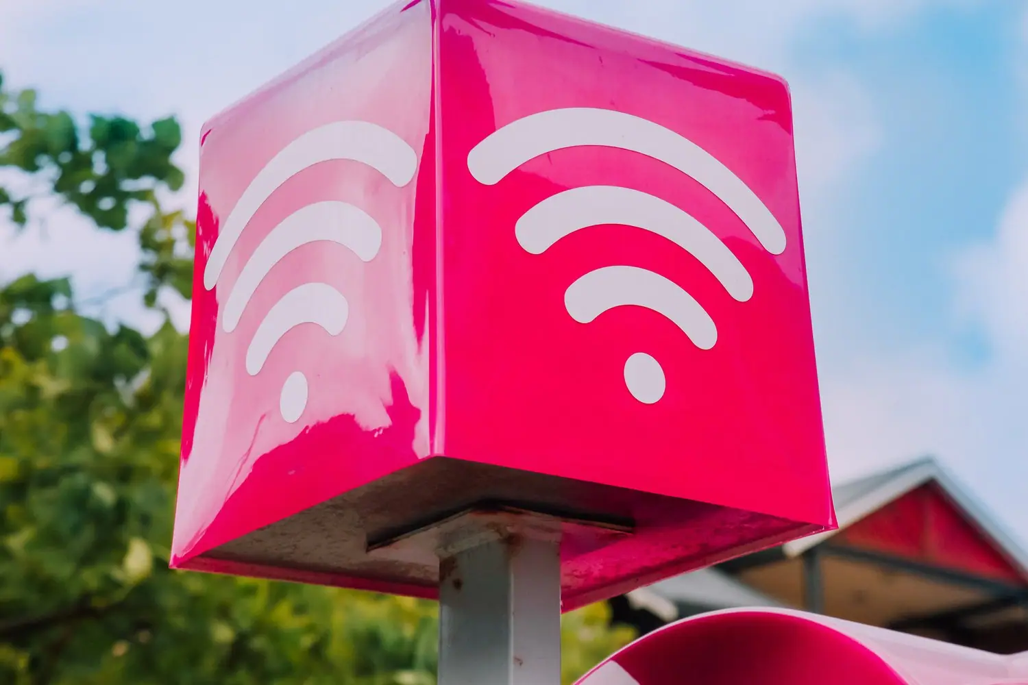 Jak bezpiecznie udostępnić hasło do WiFi - najlepsze praktyki